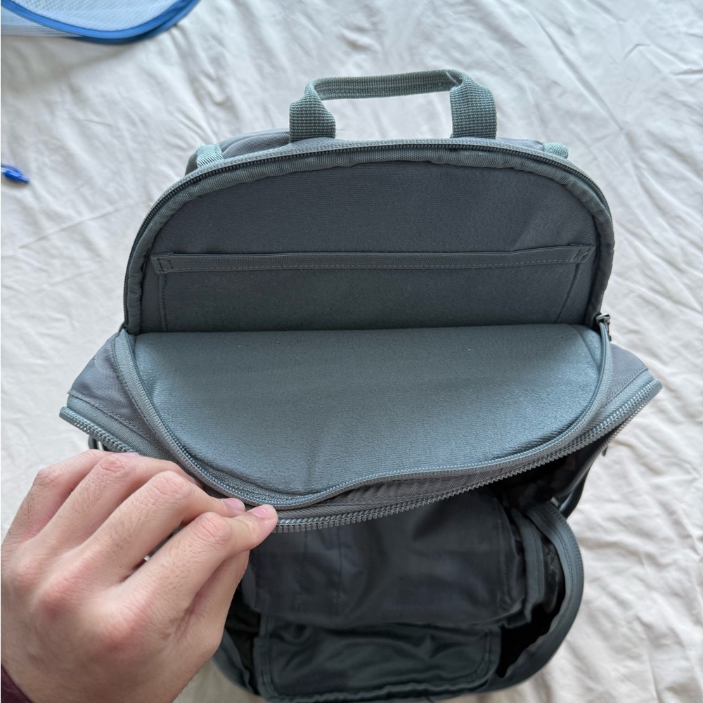 Columbia Manifest - Gray Backpack with Multiple Compartments